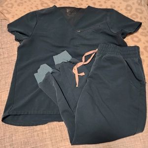 FIGS Caribbean Blue Scrub Set